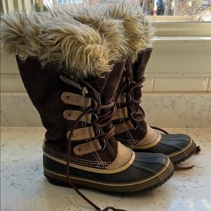Sorel Brown and Tan Winter Boots with Fur Lining and Lace-Up Design